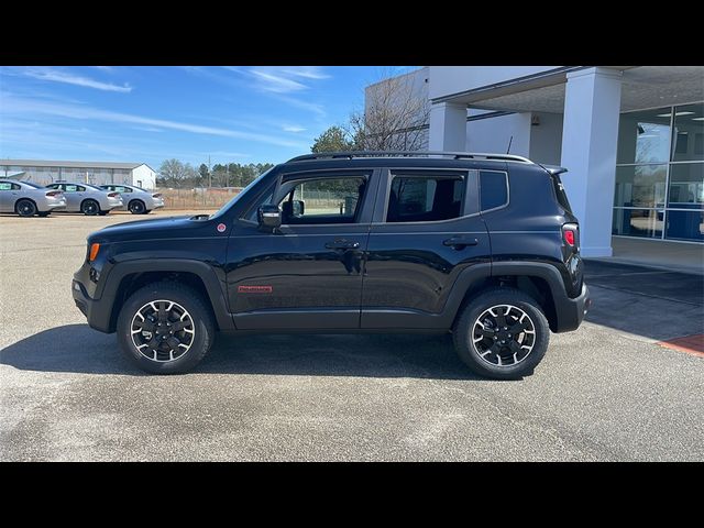 2023 Jeep Renegade Trailhawk