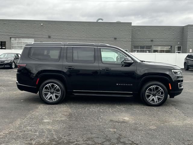 2023 Jeep Wagoneer Base