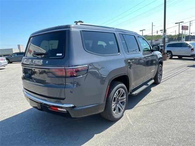 2023 Jeep Wagoneer Base