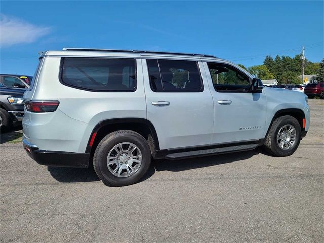 2023 Jeep Wagoneer Base