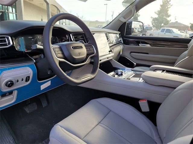 2023 Jeep Wagoneer Base