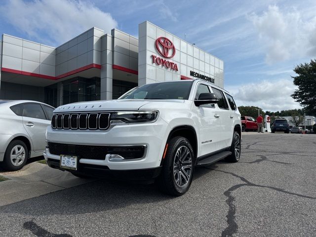 2023 Jeep Wagoneer Base