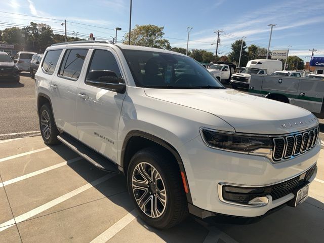 2023 Jeep Wagoneer Base