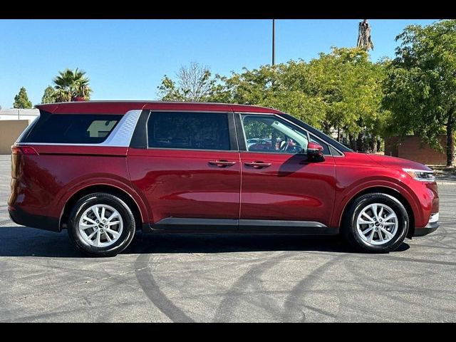 2023 Kia Carnival LX