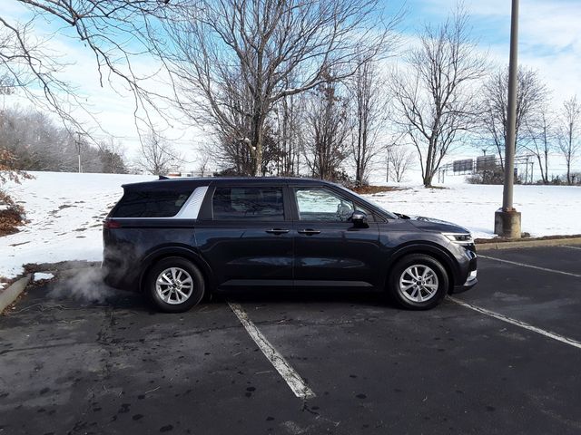 2023 Kia Carnival LX