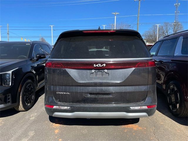 2023 Kia Carnival LX