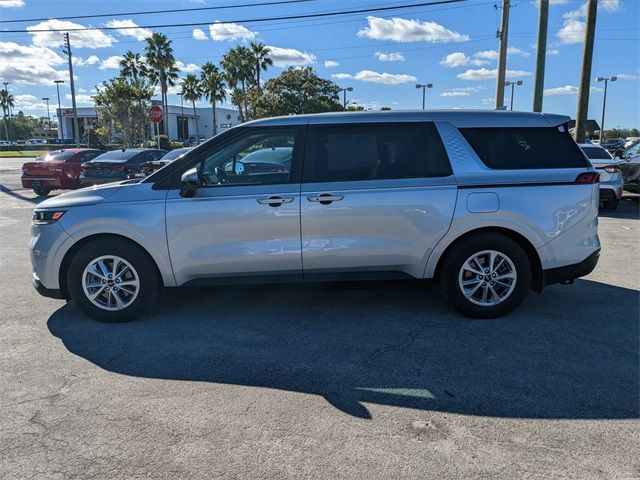 2023 Kia Carnival LX