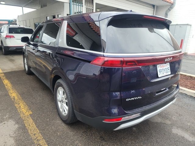 2023 Kia Carnival LX