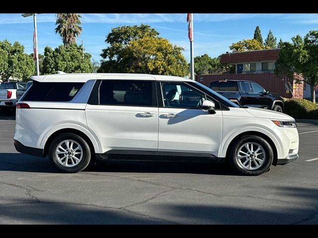 2023 Kia Carnival LX