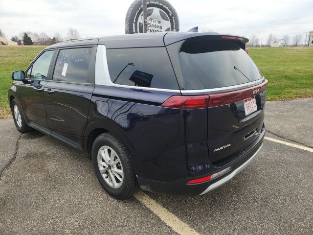 2023 Kia Carnival LX