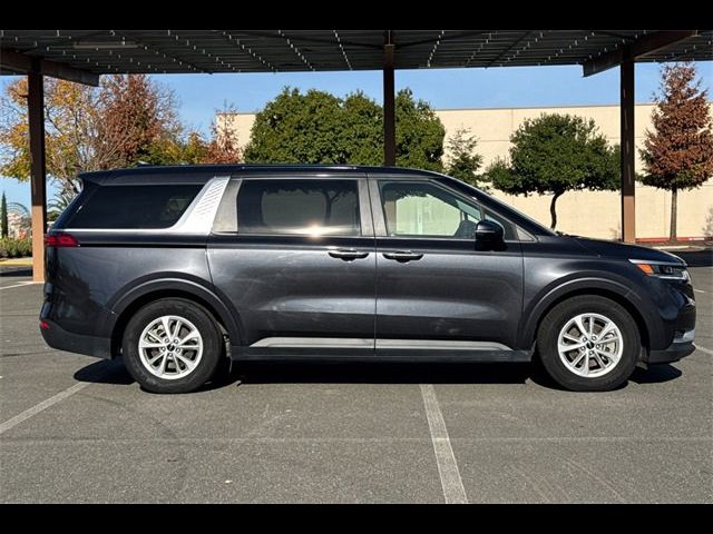 2023 Kia Carnival LX