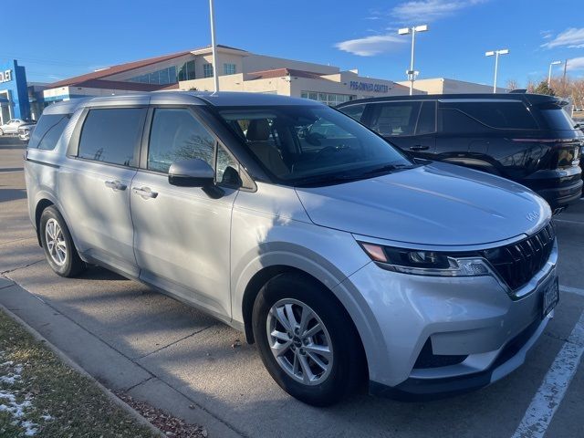 2023 Kia Carnival LX