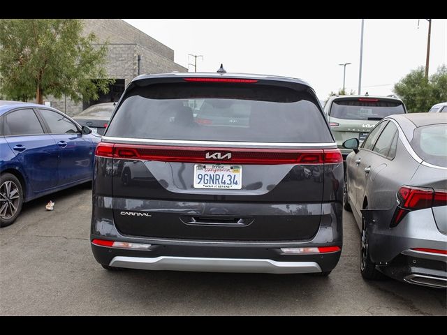 2023 Kia Carnival LX