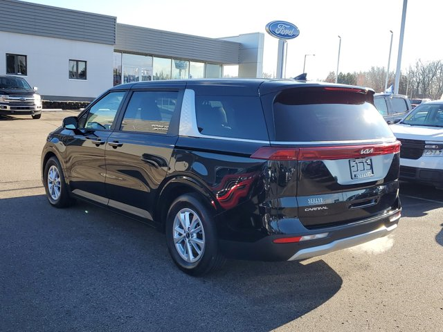 2023 Kia Carnival LX