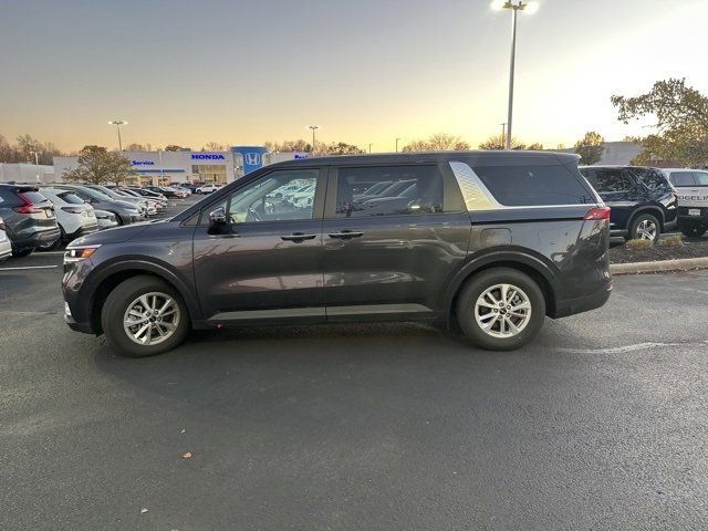 2023 Kia Carnival LX