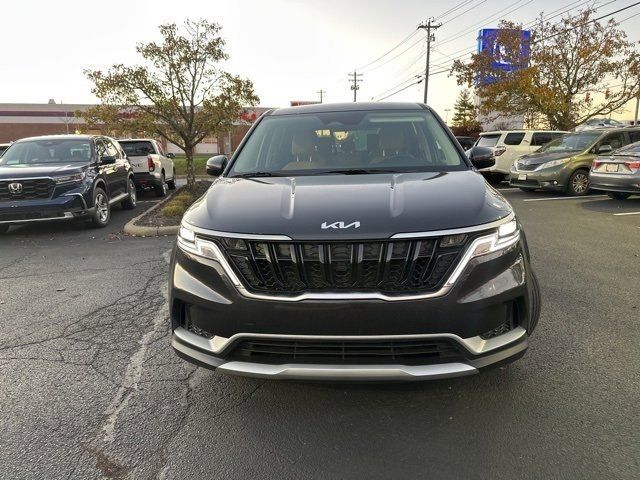 2023 Kia Carnival LX