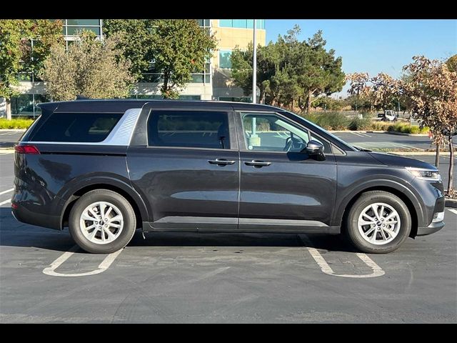 2023 Kia Carnival LX