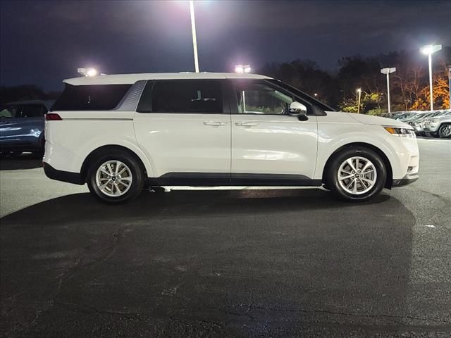 2023 Kia Carnival LX