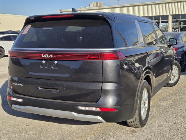 2023 Kia Carnival LX