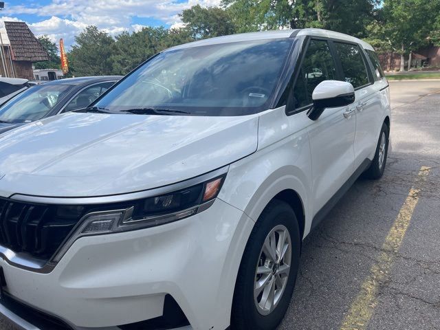 2023 Kia Carnival LX