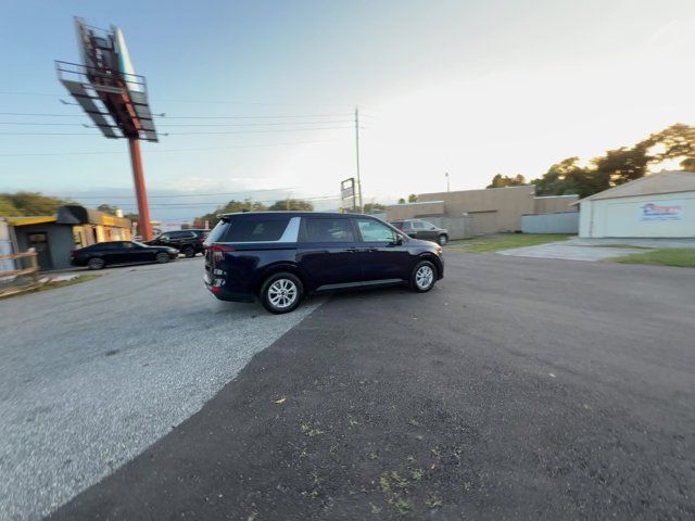 2023 Kia Carnival LX