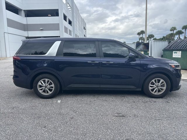 2023 Kia Carnival LX