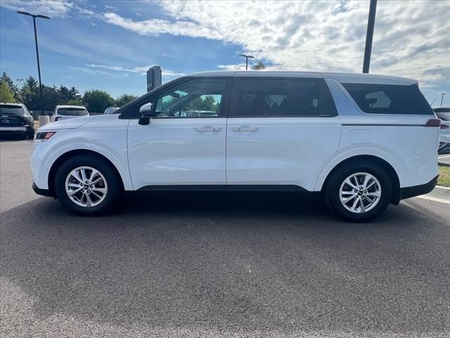 2023 Kia Carnival LX