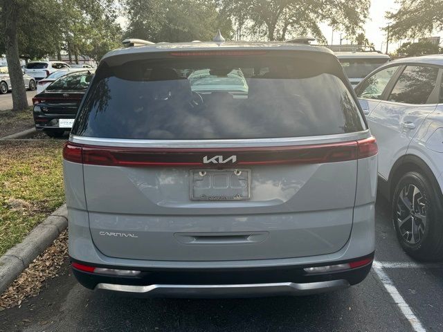 2023 Kia Carnival SX