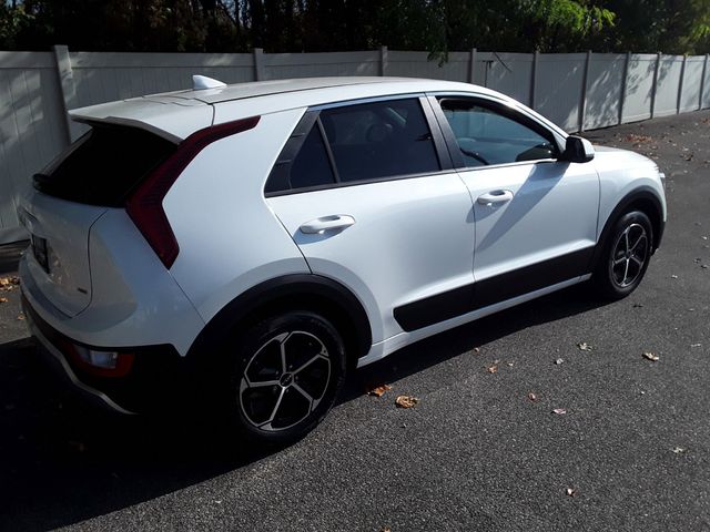 2023 Kia Niro LX