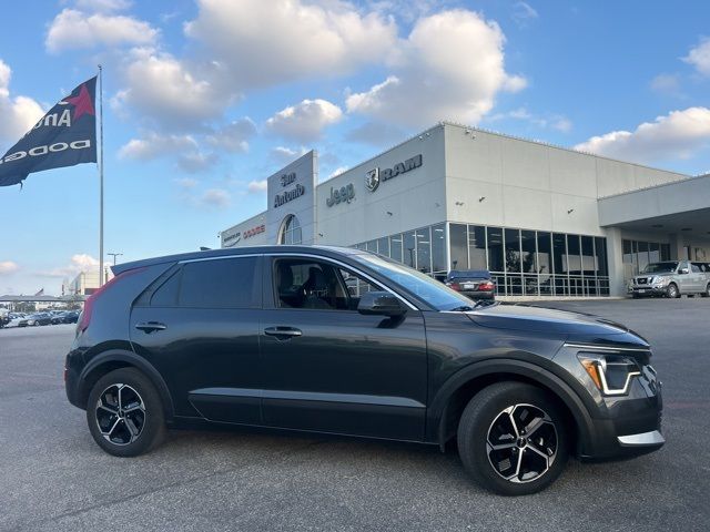 2023 Kia Niro LX