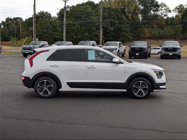 2023 Kia Niro LX