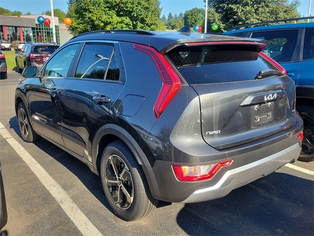 2023 Kia Niro LX