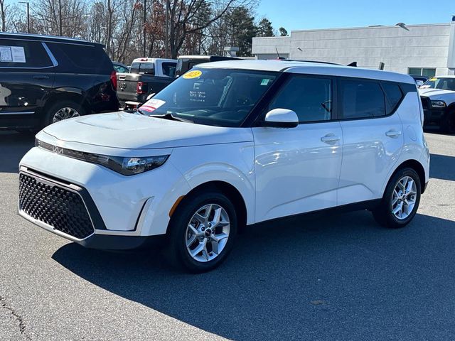 2023 Kia Soul LX