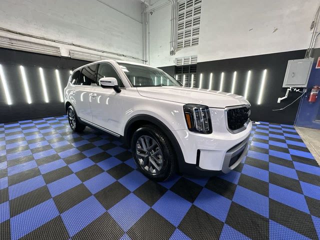 2023 Kia Telluride LX