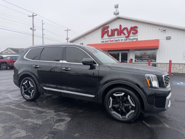 2023 Kia Telluride S