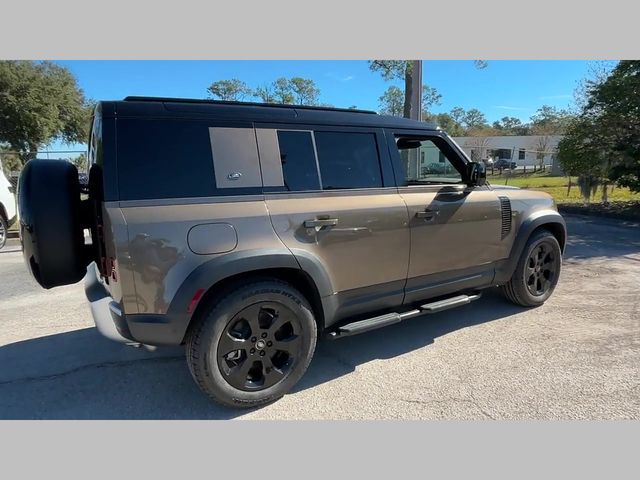 2023 Land Rover Defender SE