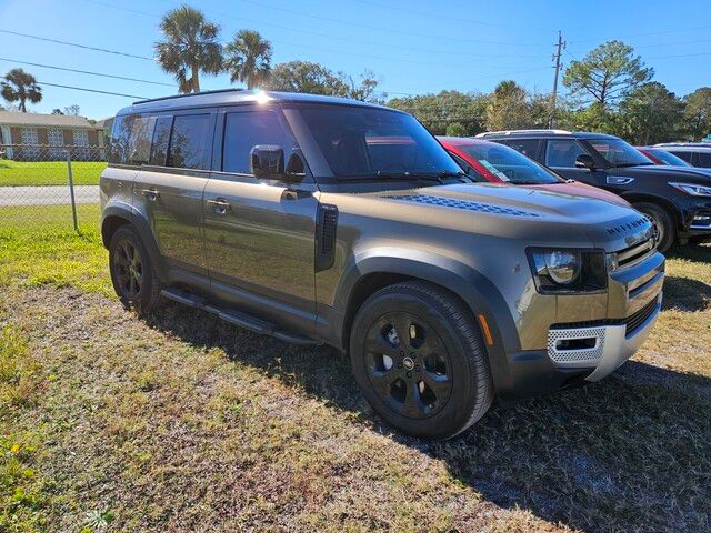 2023 Land Rover Defender SE