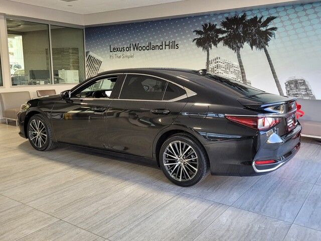 2023 Lexus ES 300h