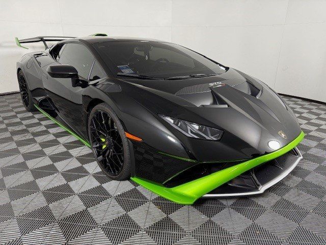 2023 Lamborghini Huracan STO Base