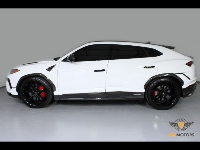 2023 Lamborghini Urus Performante