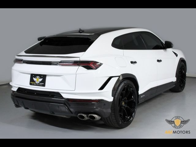 2023 Lamborghini Urus Performante