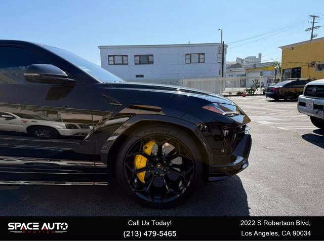 2023 Lamborghini Urus Performante