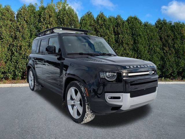 2023 Land Rover Defender SE