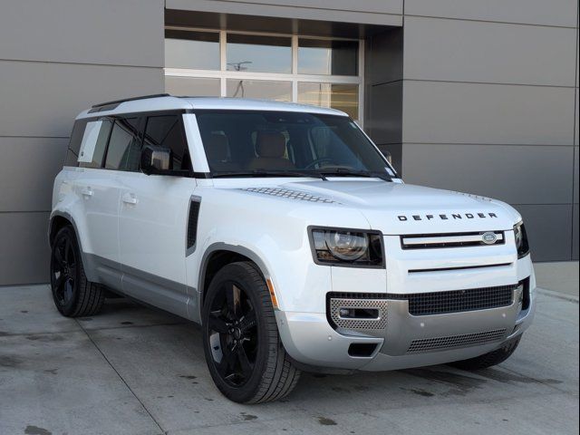 2023 Land Rover Defender SE