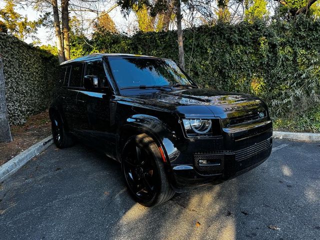 2023 Land Rover Defender V8
