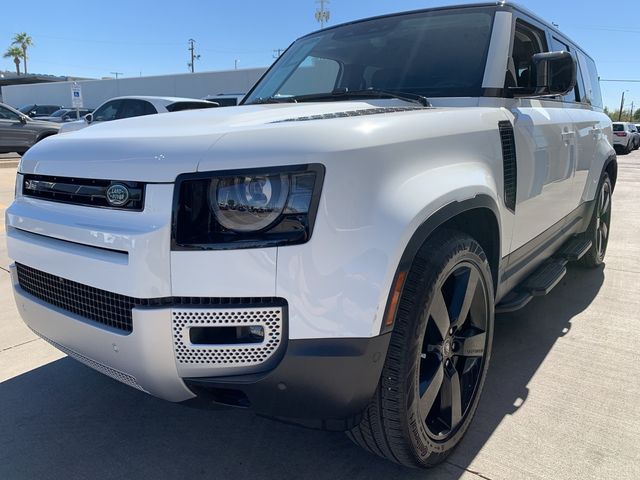 2023 Land Rover Defender SE