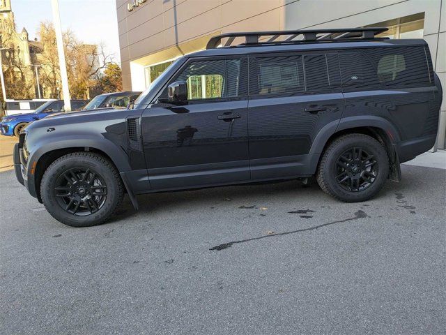 2023 Land Rover Defender SE