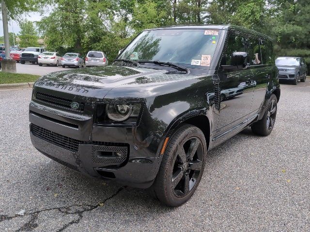 2023 Land Rover Defender V8