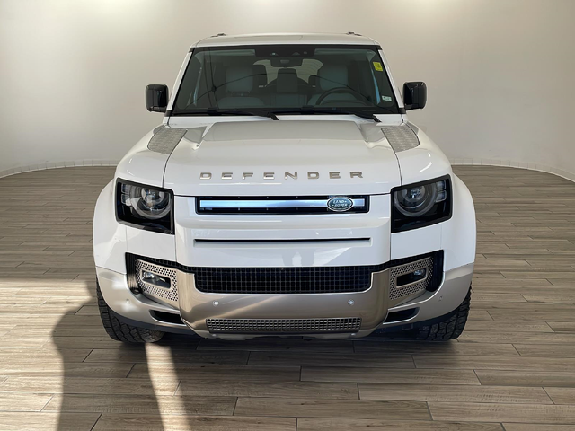 2023 Land Rover Defender First Edition