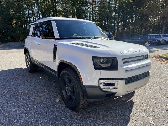 2023 Land Rover Defender SE